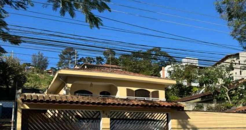 Casa Térrea com 03 quartos  - Jardim dos Ipês - Cotia/ SP