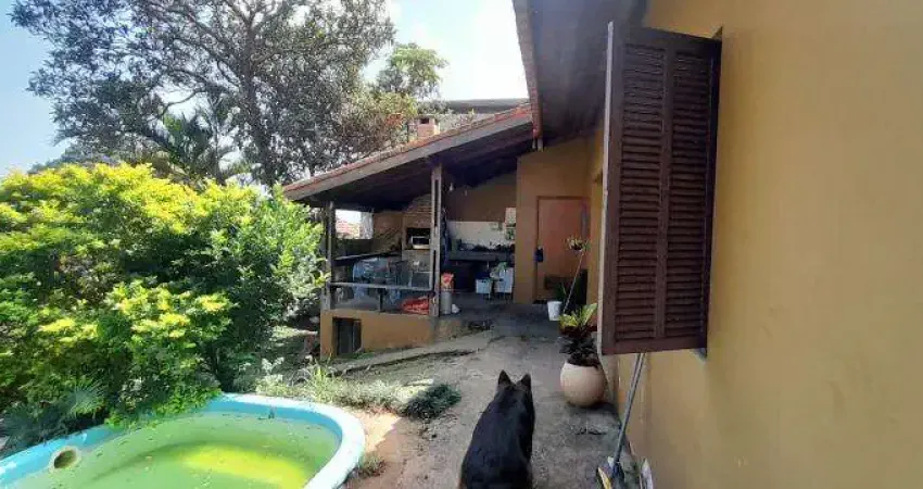 Casa com 05 quartos  sendo uma Suíte - Vila Santo Antônio - Granja Viana - Cotia / SP
