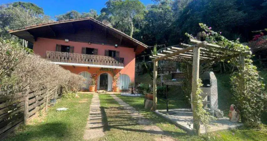 Chácara com 4 quartos sendo 01 suíte - Caete (Mailasqui) - São Roque / SP