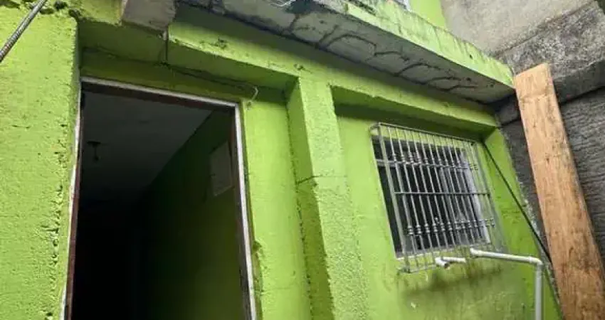 Casa com 2 quartos para alugar na Rua Lagoa do Bonfim, Jardim Nara Lúcia, Cotia