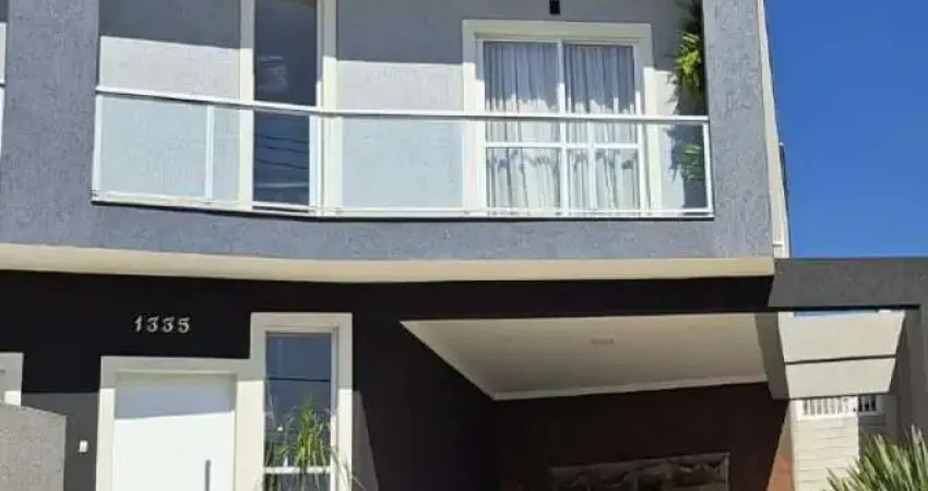 Lindissima Casa 03 Dormitorios sendo 01 Suíte - Residencial Villa D'Este - Cotia/SP