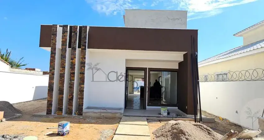 Ótima casa com 3 quartos sendo 1 suíte à venda em itaipuaçú, maricá rj.