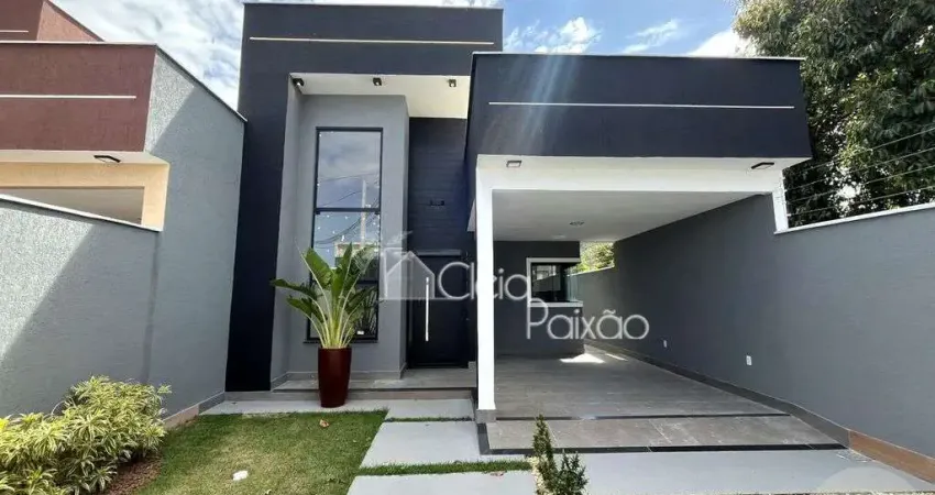 Casa belíssima com 3 quartos, piscina e área gourmet à venda em itaipuaçú.