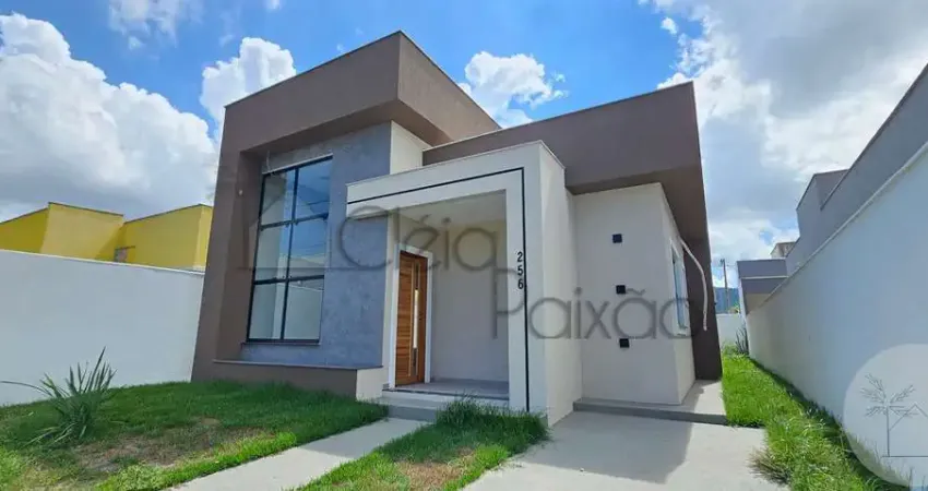 Linda casa com 3 quartos à venda em condomínio fechado,  maricá rj.