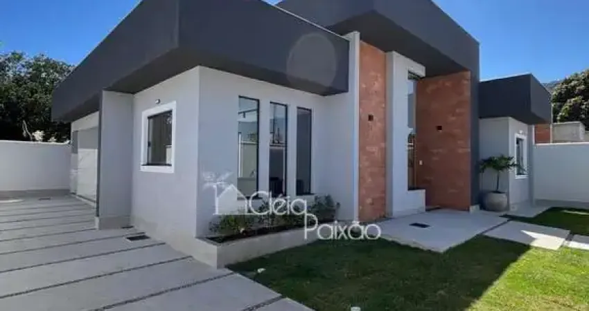 Ótima casa com 3 quartos e área gourmet à venda em itaipuaçú, maricá rj.