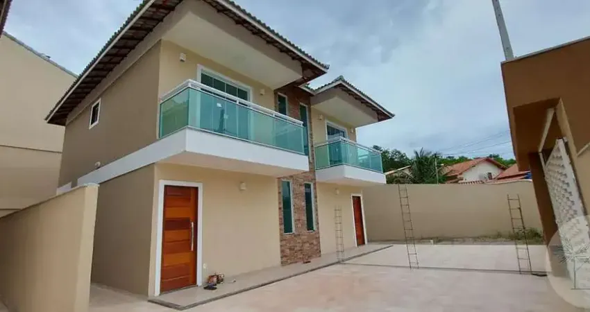 Belíssima casa dúplex localizada no centro do barroco itaipuaçú!