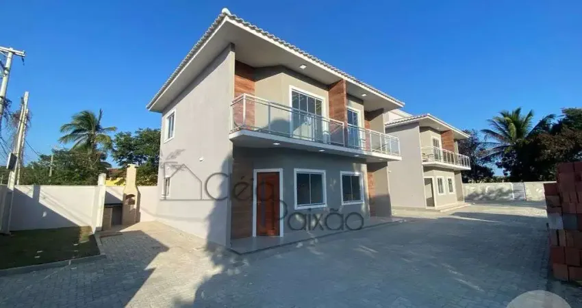 Ótimas casas dúplex com duas suítes à venda no jardim atlântico, itaipuaçú.