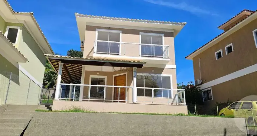 Excelente casa dúplex com 4 quartos,  à venda em condomínio fechado, maricá rj.