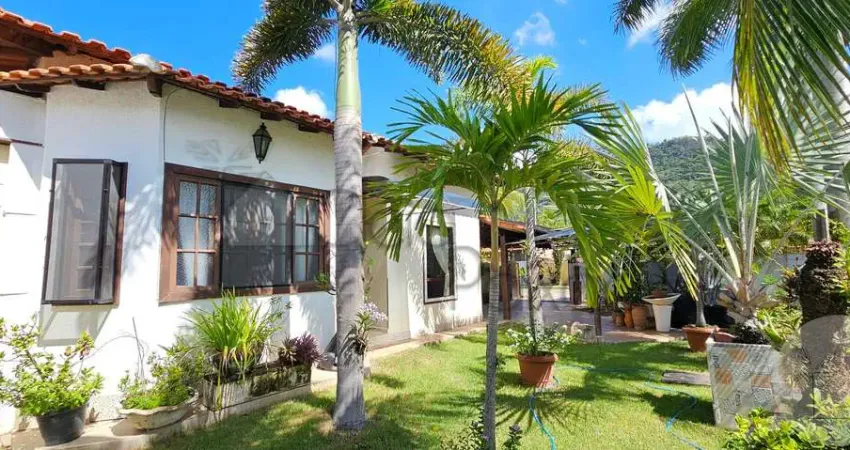 Ótima casa com dois quartos à venda em condomínio fechado,  inõa-maricá rj.