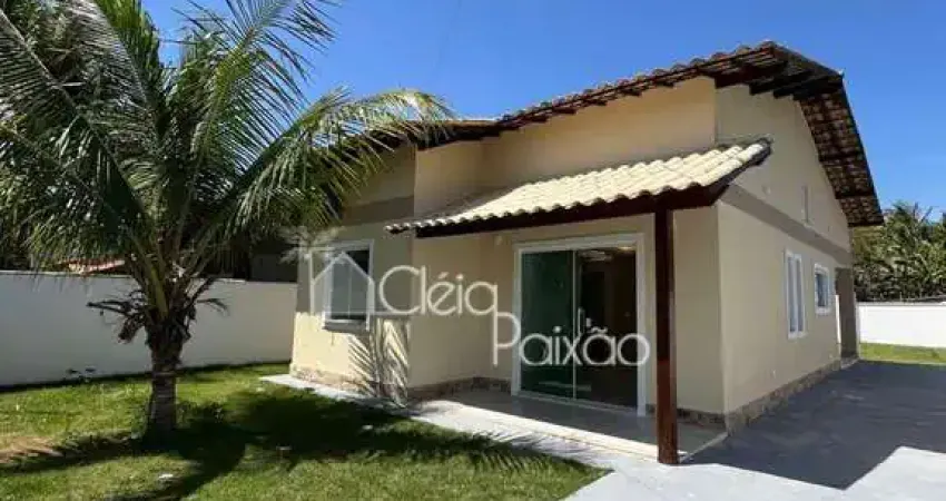 Ótima casa com 3 quartos à venda em condomínio fechado, maricá rj.