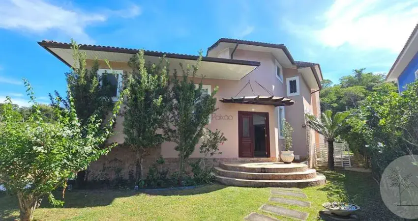 Casa belíssima com 4 quartos, piscina e área gourmet à venda em maricá rj.