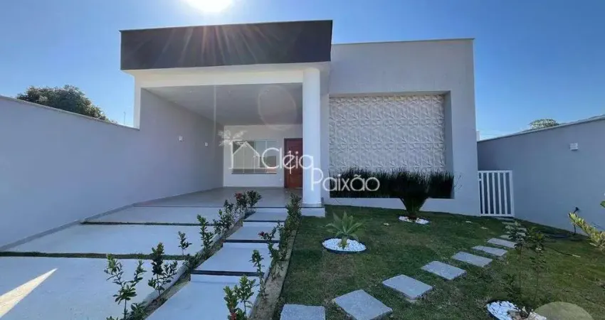 Ótima casa com 3 quartos à venda em condomínio fechado, maricá rj.