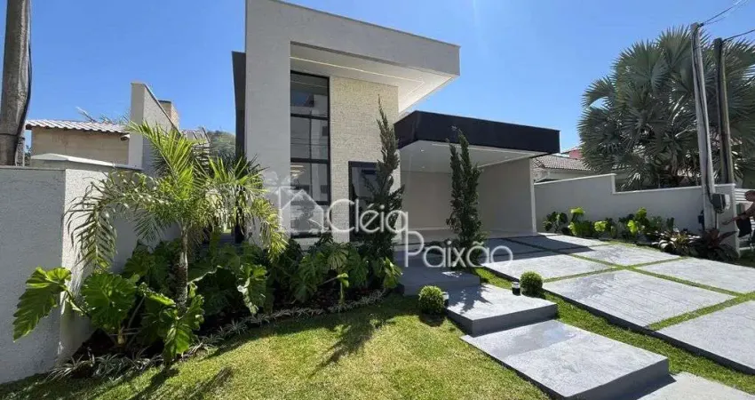 Linda casa com arquitetura moderna à venda em condomínio fechado, maricá rj.