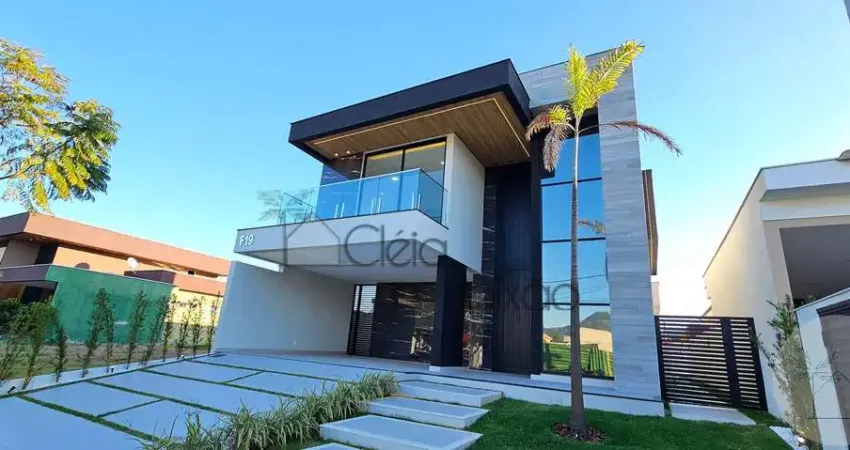 Casa dúplex de alto padrão à venda em condomínio fechado, maricá rj.