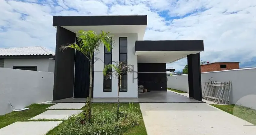 Belíssima casa com 3 quartos à venda em condomínio fechado, Maricá RJ.