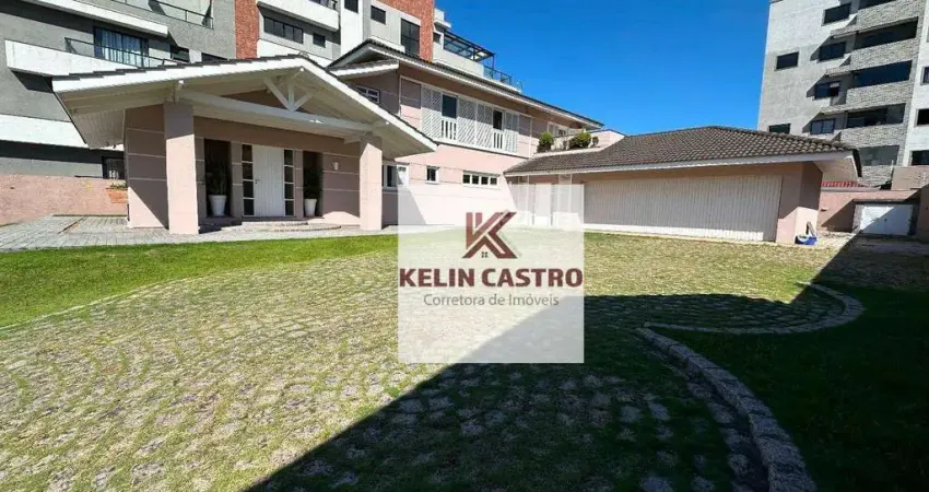 Sobrado com 4 dormitórios à venda, 360 m² por R$ 2.590.000,00 - São Pedro - São José dos Pinhais/PR