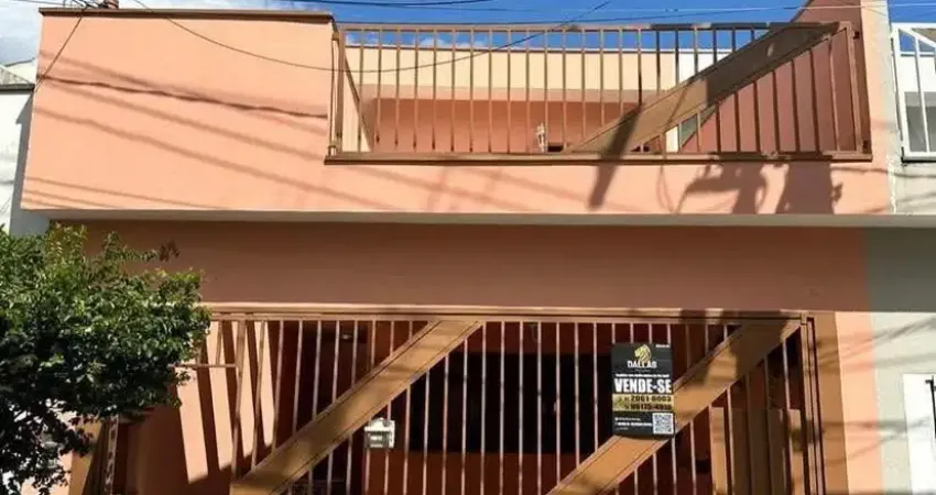 Excelente imóvel a venda em boa localização, amplo e pronto para morar.