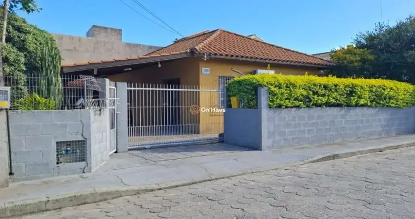 Casa com 3 quartos à venda na Rua Professor Emanoel Paulo Peluso, 1185, Campeche, Florianópolis
