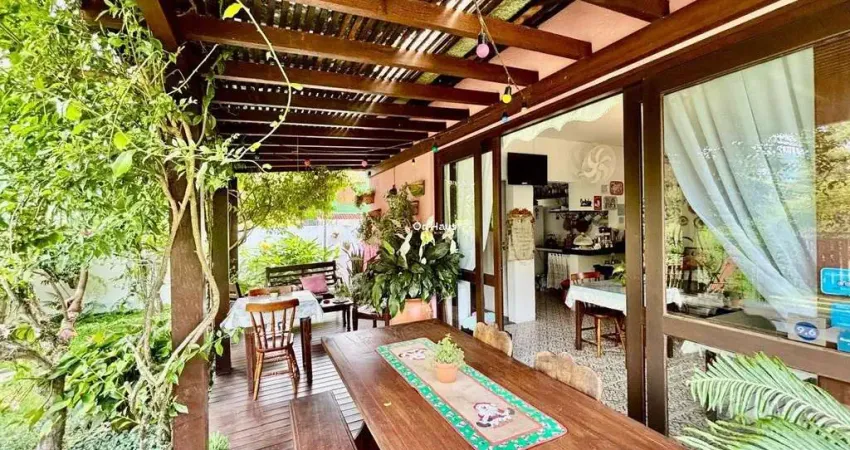 Prédio com 2 salas à venda na Servidão da Magia, 16, Porto da Lagoa, Florianópolis