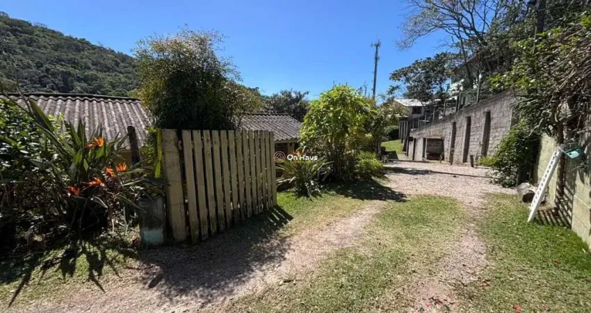 Terreno à venda na Servidão Carlota Maria Martins das Chagas, 130, Rio Tavares, Florianópolis