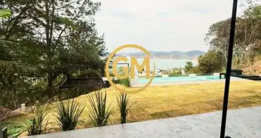 Casa exclusiva à venda em igaratá – pé na água com piscina de vidro!