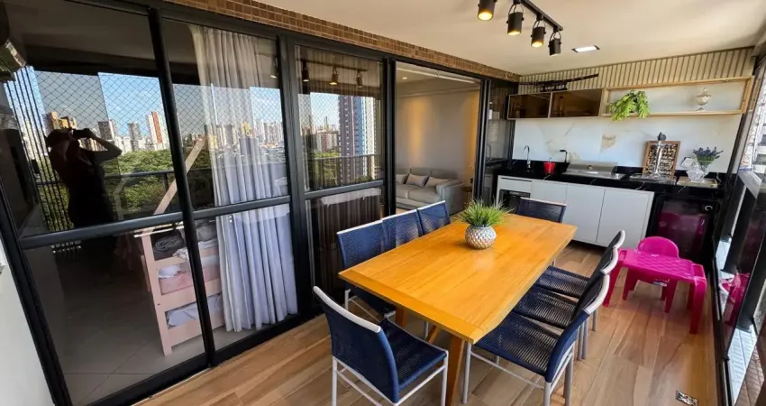Apartamento de alto padrão, localizado no bairro miramar, em uma das regiões mais valorizadas da cidade, ao lado da av. epitácio pessoa e a poucas quadras da praia.