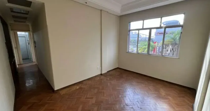 Apartamento com 3 quartos à venda na Rua Vinte e Três-B, Vila Santa Cecília, Volta Redonda