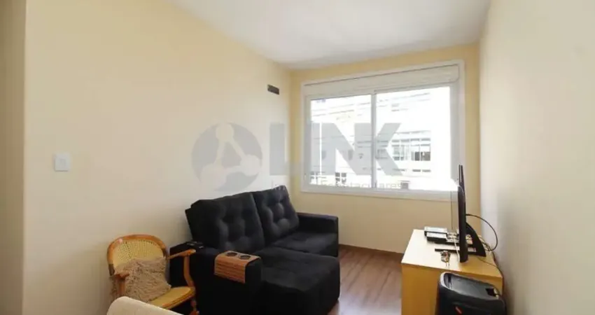 Apartamento 2 dormitórios com 1 vaga de garagem à venda no bairro centro histórico em porto alegre próximo do theatro são pedro