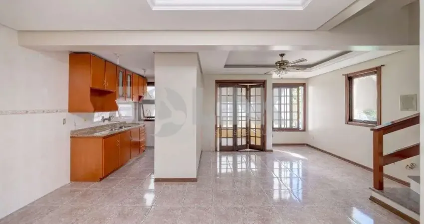 Casa em condomínio fechado 2 dormitórios sendo 1 suíte com 2 vagas de garagem à venda no bairro menino deus em porto alegre próximo à orla do guaíba