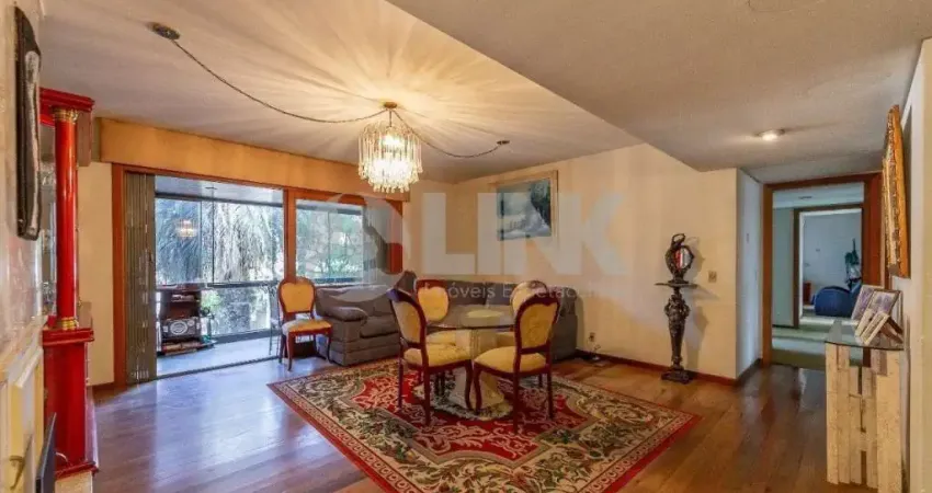 Apartamento de 3 dormitórios sendo 1 suíte com 2 vagas de garagem à venda no bairro Petrópolis em Porto Alegre próximo ao Zaffari Protásio Alves