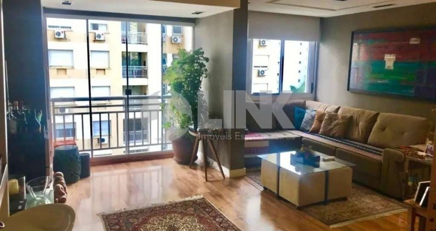 Apartamento com 3 quartos à venda no bairro Passo da Areia em Porto Alegre