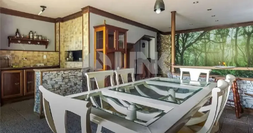 Casa de 4 quartos com 2 vagas à venda no bairro teresópolis em porto alegre