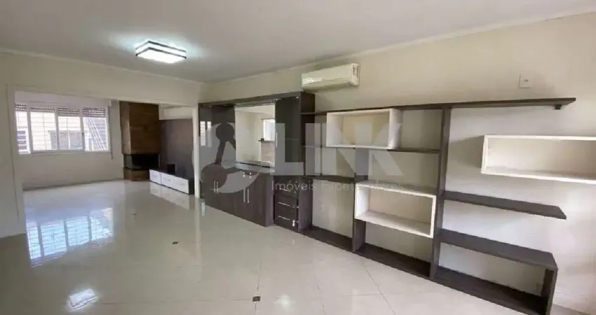 Casa de 4 quartos 2 suítes e 4 vagas à venda no bairro Chácara das Pedras em Porto Alegre