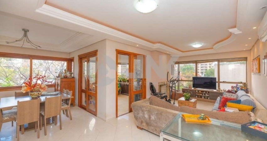 Apartamento de 3 quartos com 2 vagas de garagem à venda no bairro Petrópolis em Porto Alegre
