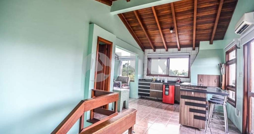 Cobertura de 3 quartos com 2 vagas à venda no bairro Teresópolis em Porto Alegre