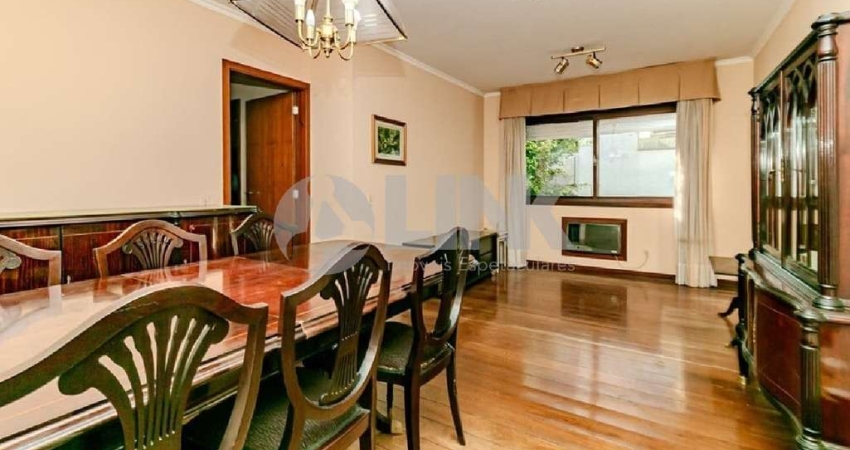 Apartamento de 3 quartos com 1 vaga à venda no bairro Moinhos de Vento em Porto Alegre