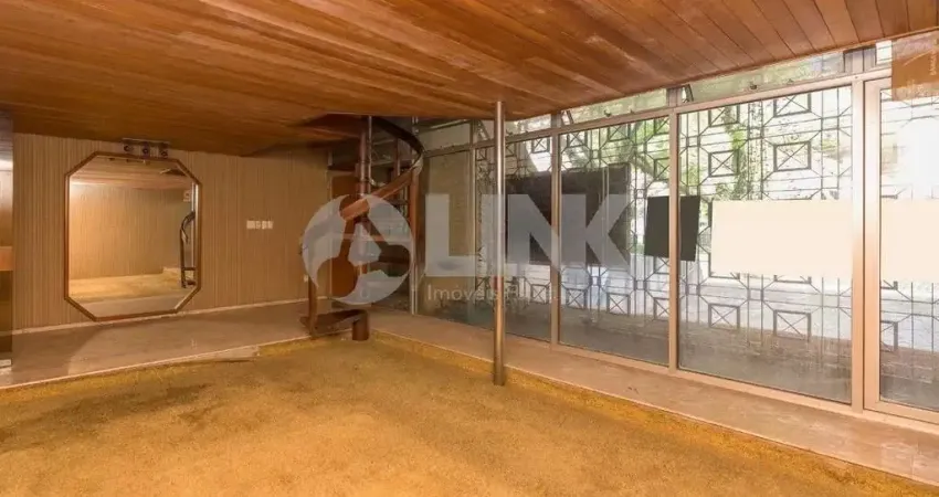 Casa de 4 quartos 3 suítes e 4 vagas à venda no bairro auxiliadora em porto alegre