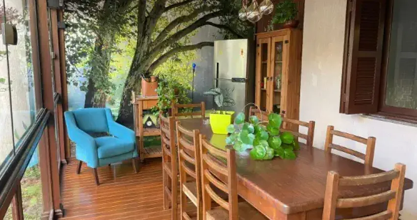 Casa térrea maravilhosa, centro sl, perto do passoquinha, rua são domingos, 2 quartos, 1 suíte, 2 banheiros, 1 garagem coberta e cabem mais 3 carros no pátio, 102m², terreno 278m², frente leste, preço
