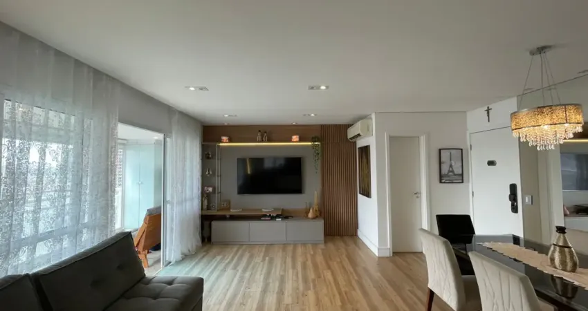 Lindo apartamento com vista para o mar com 3 quartos, sendo 1 suíte e lazer completo.