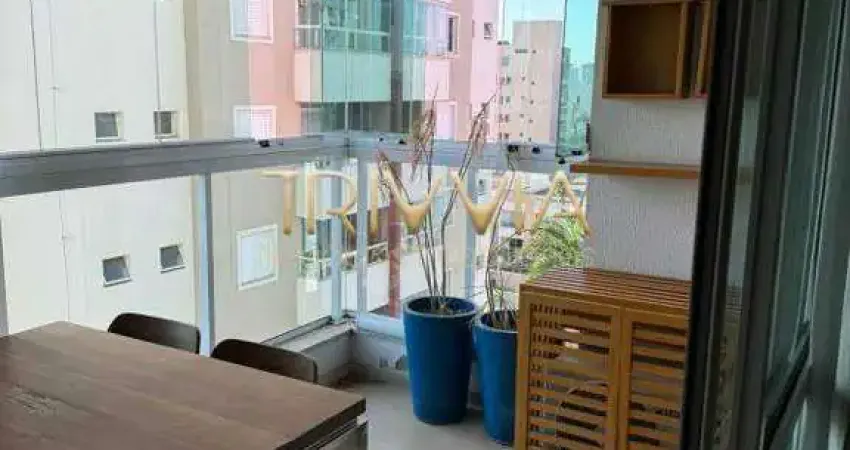 Apartamento com varanda gourmet e alto padrão de acabamento- moveis incluso.