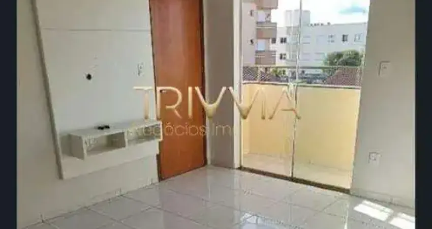 Apartamento reformado com suíte, móveis planejados e vaga coberta