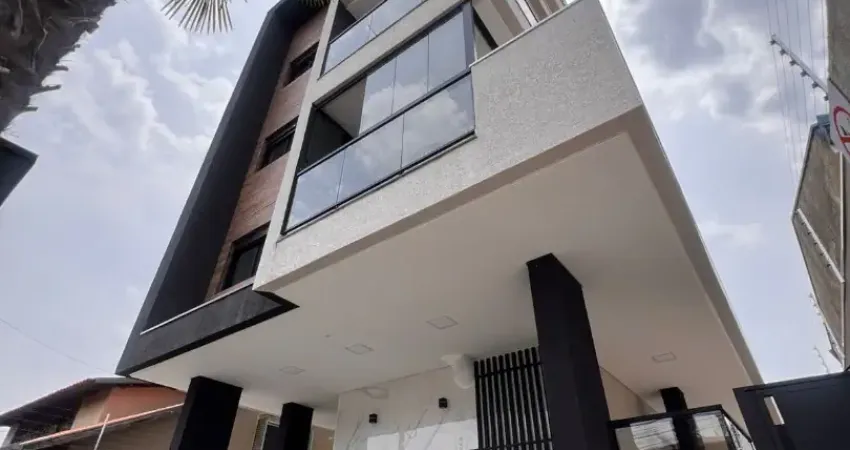 Apartamento garden no bairro santa quitéria, face norte e muito espaço.