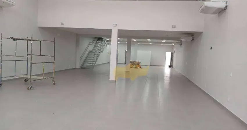 Excelente barracão 513m² no centro, com 4 banheiros (2 adaptados), ar cond., elevador p/cadeirante, portas automáticas, estacionamentos