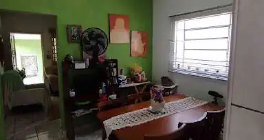 Imóvel no bairro cidade jardim com ótima localização, casa de esquina, 2 quartos, 2 banheiros , sala de jantar, sala de tv, copa e área de serviço, en