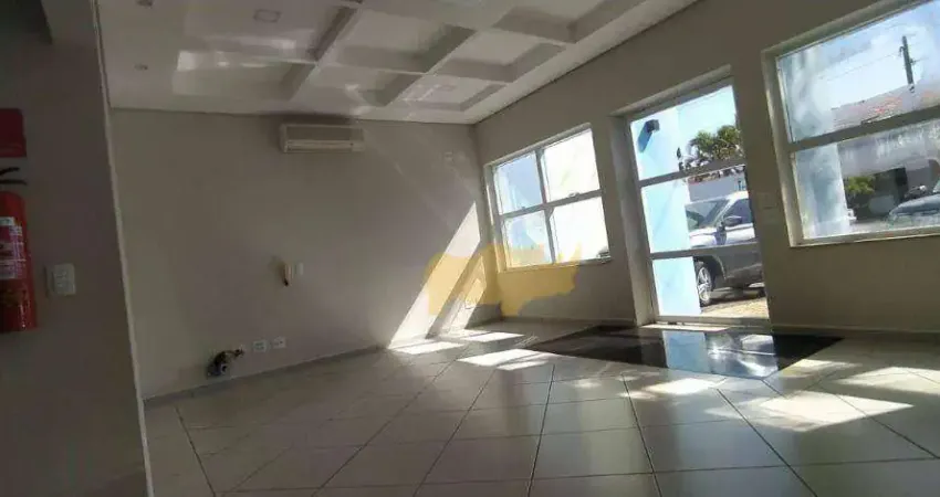 Casa para locação ideal para clínicas/escolas etc; em excelente localização comercial.