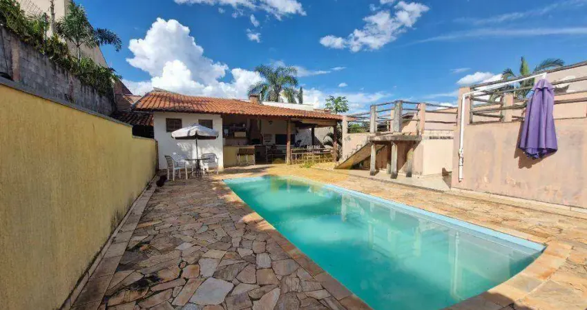 Casa com 3 dormitórios à venda, 240 m² por R$ 1.400.000,00 - Residencial Florença - Rio Claro/SP