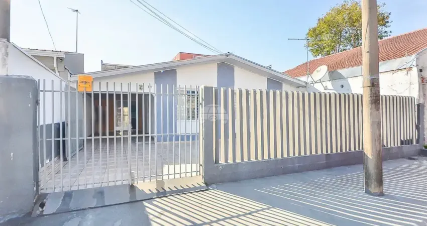 Ótima casa ampla parigot de souza – sítio cercado localização privilegiada, a poucos metros da rua marte e próximo de importantes pontos do bairro como a upa sítio cercado, supermercado condor e termi