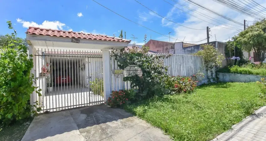 Ótima casa 3 dorm, peças amplas, com ótimo espaço de terreno, financia