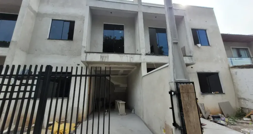 Sobrado a venda no Sítio Cercado, 3 dormitórios, R$469.000,00