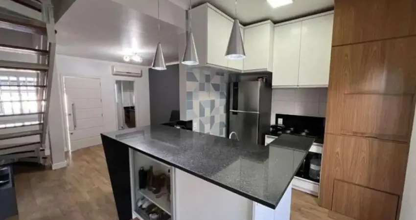 Casa com 02 dorm painéis solares, no centro de santa cruz do sul/rs